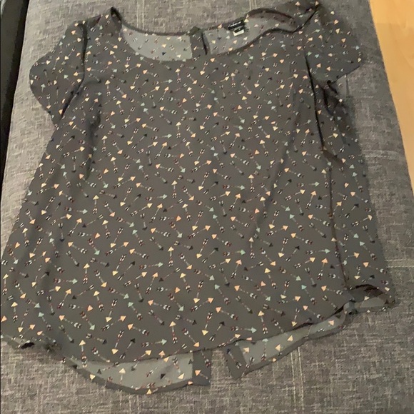 Torrid blouse with button down back - Picture 3 of 5